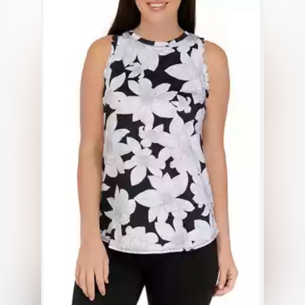 Crown & Ivy women’s extra small, scalloped sleeveless blouse